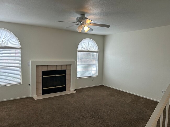 Foto del edificio - 2 story townhouse