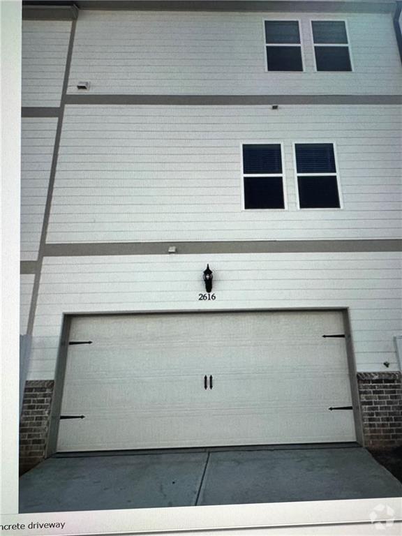 Building Photo - 2616 Devon Vale St