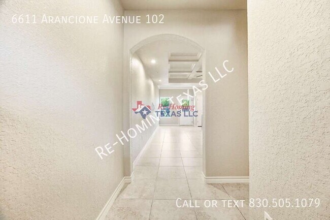 Foto del edificio - 6611 Arancione Ave