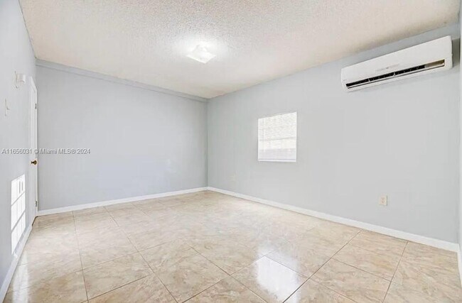 Building Photo - 3250 NW 35th St