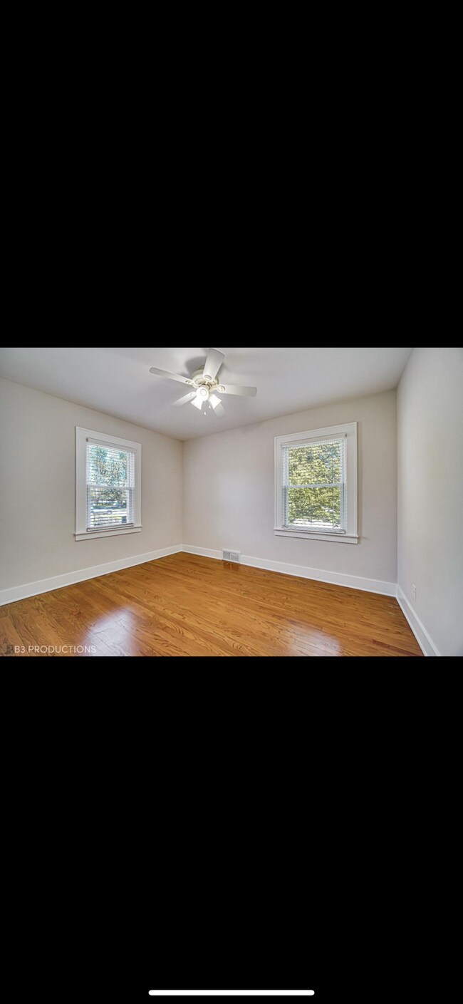 Building Photo - 3410 Jewett Ave