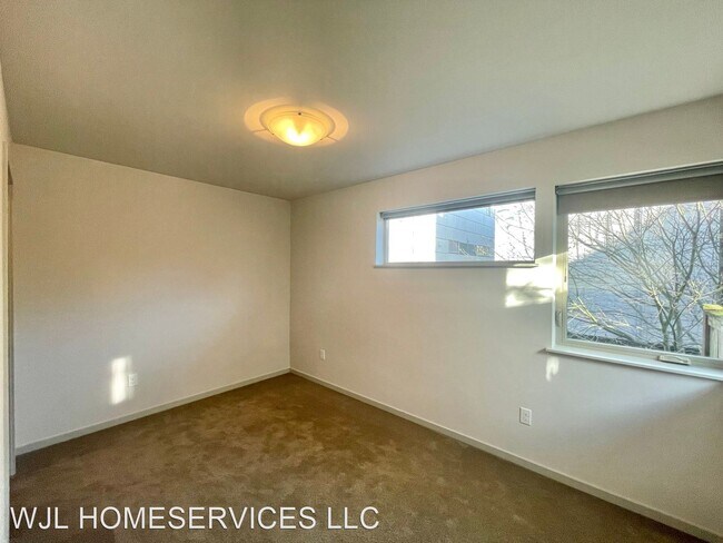 Foto del edificio - 3 br, 2.5 bath House - 3227 21st Ave W Apt D