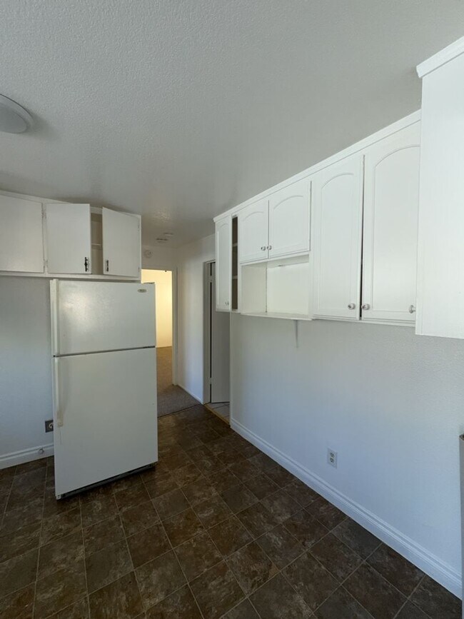 Foto del edificio - 13445 Lakeshore Dr