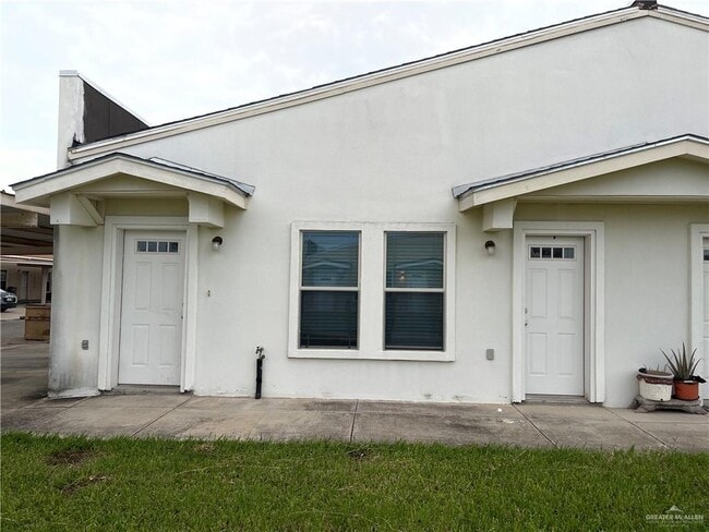 Building Photo - 3103 Scottland Dr