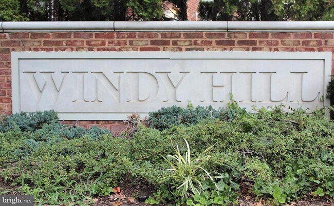 Foto del edificio - 6480 Cheyenne Dr