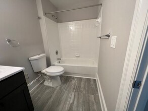 Interior Photo - 306 W Franklin