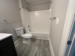 Interior Photo - 306 W Franklin
