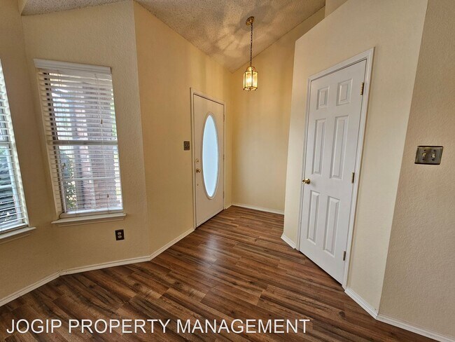 Building Photo - 3 br, 2 bath House - 6704 Norway Court