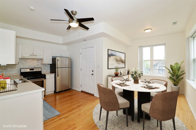 Foto del edificio - 1304 N Claremont Ave