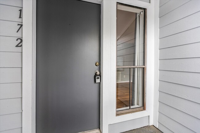 Foto del edificio - 13151 Walden Rd