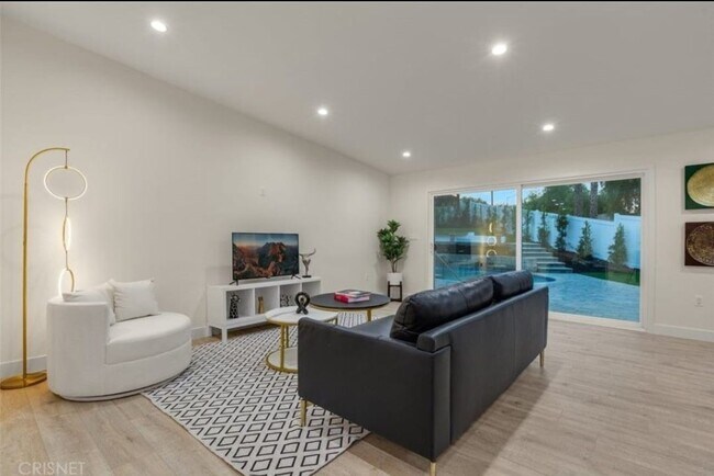 Foto del edificio - 5115 Rigoletto St