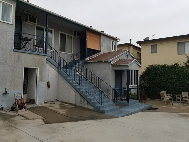 Building Photo - 1056 Linden Ave