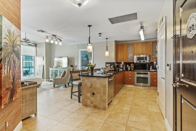 Foto del edificio - 1431 Riverplace Blvd
