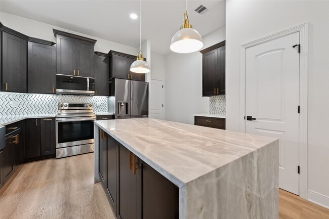 Building Photo - 6626 Highrock Rd