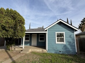 Building Photo - 1906 N Giddings St