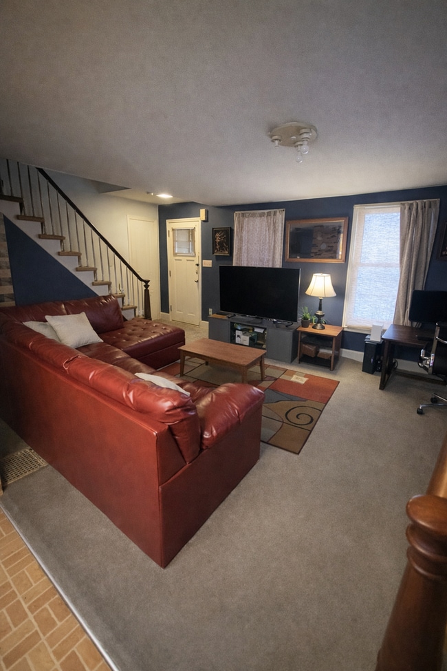 Photo - 215/217 N. Ashley St Apartment