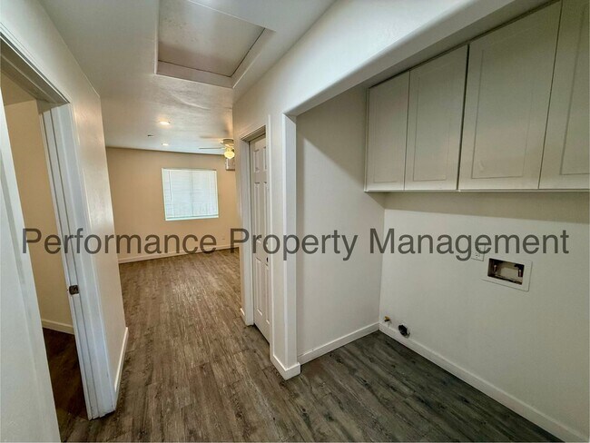 Foto del edificio - 703 Decatur St