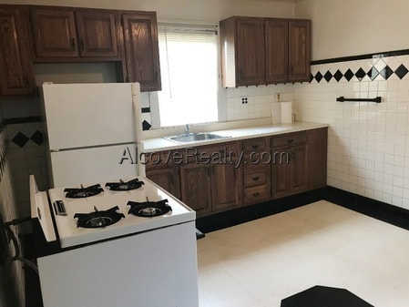 Building Photo - 74 Otis St