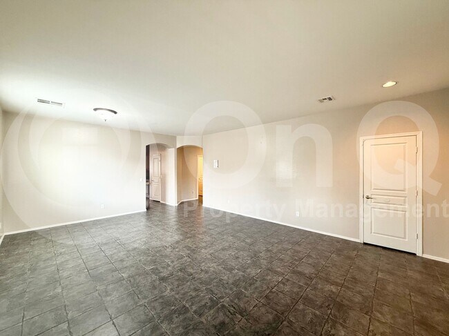 Building Photo - 43465 W Bailey Dr