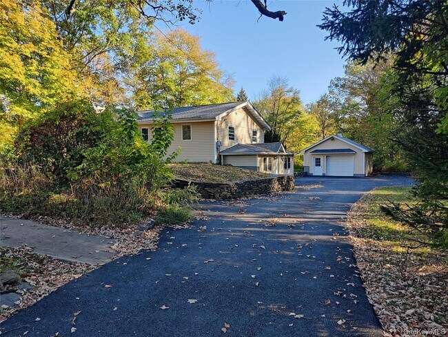 Foto del edificio - 102 Old Hopewell Rd