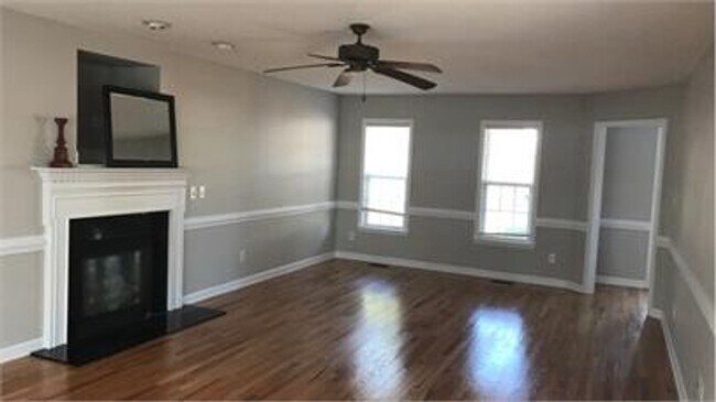 Building Photo - CAROLINA LAKES