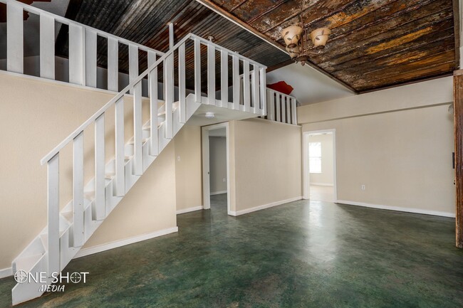 Building Photo - 542 McCartney Ln