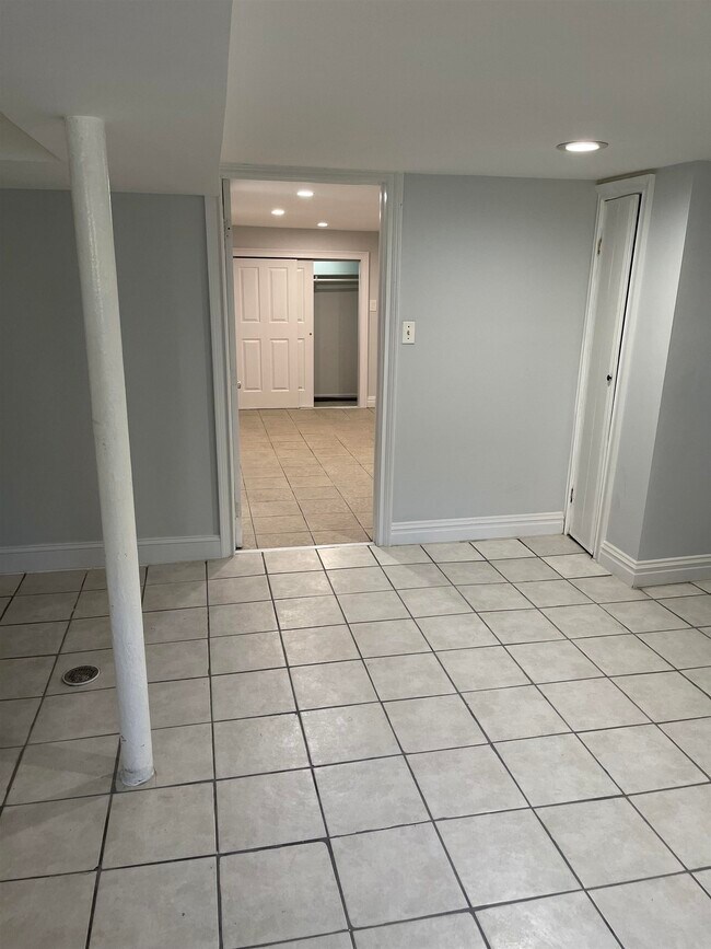 Building Photo - 5409 Boulevard E