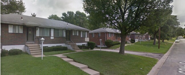 700 NE 68th St - 730 NE 68th St