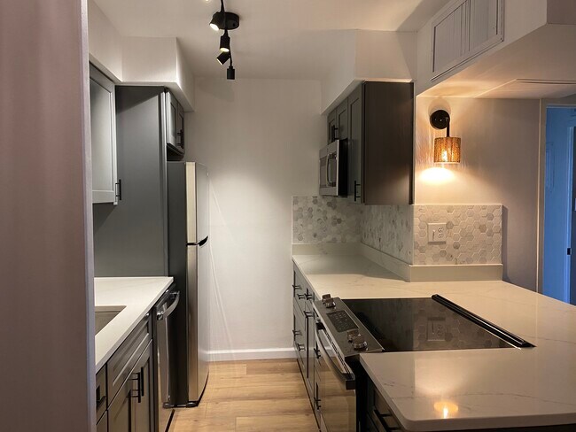 Foto del edificio - 790 N Washington St
