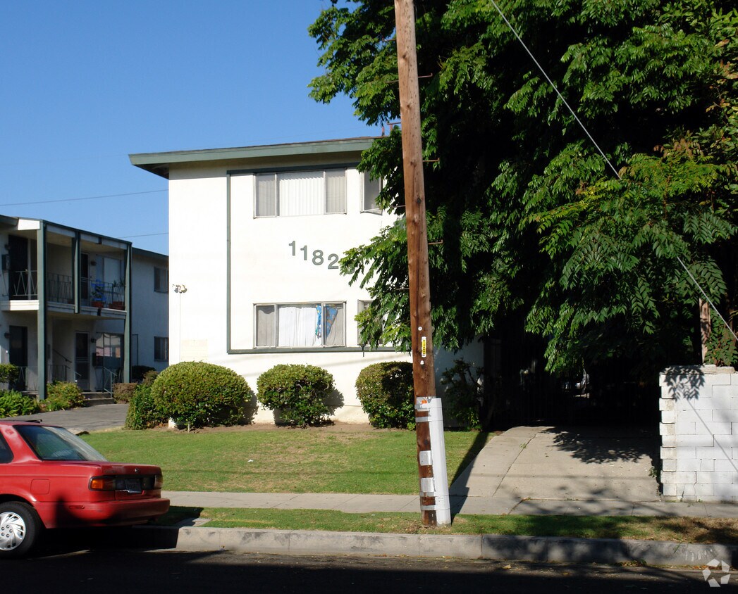 Foto del edificio - 11823 Truro Ave