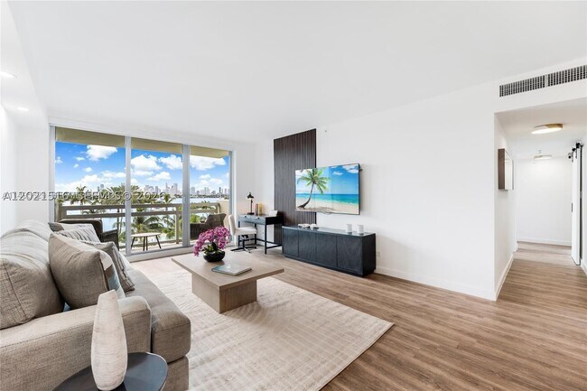 Foto del edificio - 1500 Bay Dr E