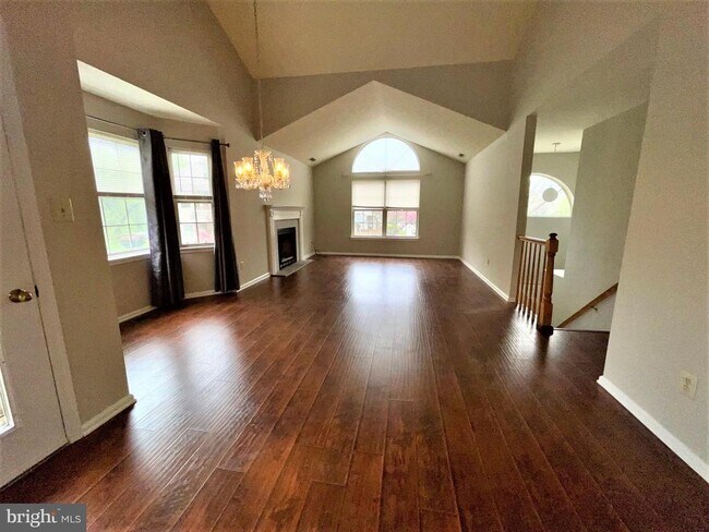 Foto del edificio - 3708 Waltham Ct