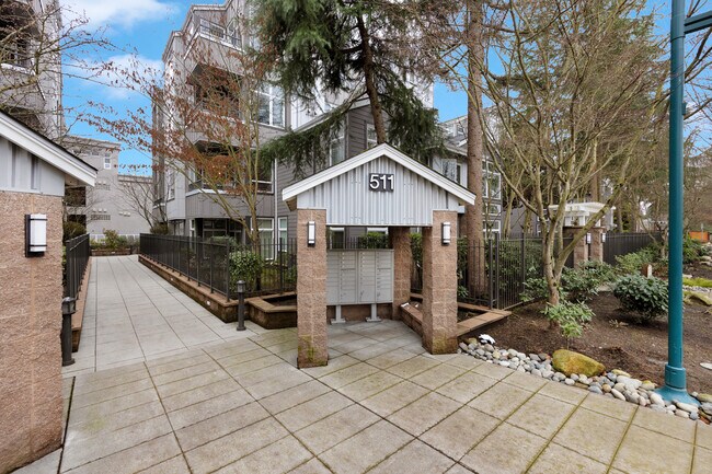 Building Photo - 511 7th Ave