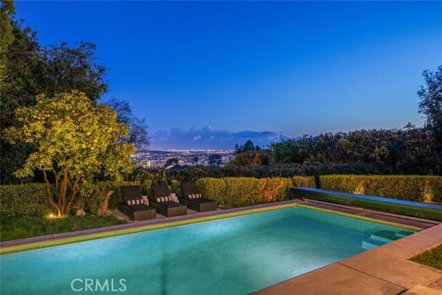 Foto del edificio - 1514 Sunset Plaza Dr