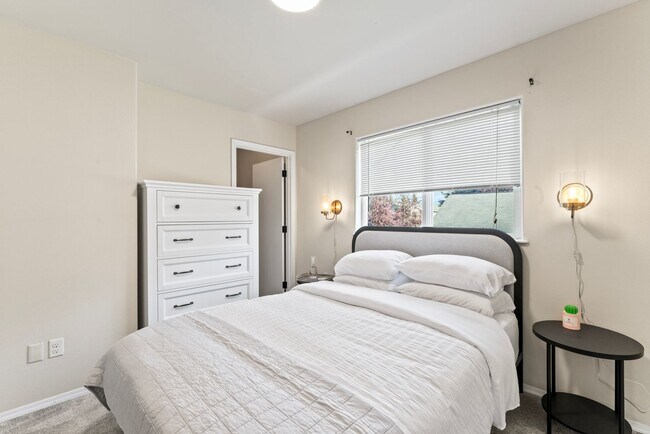 Foto del edificio - 9101 Lakehurst Dr