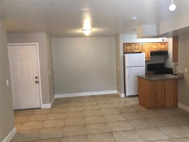 Building Photo - 620 Golden Raintree Pl