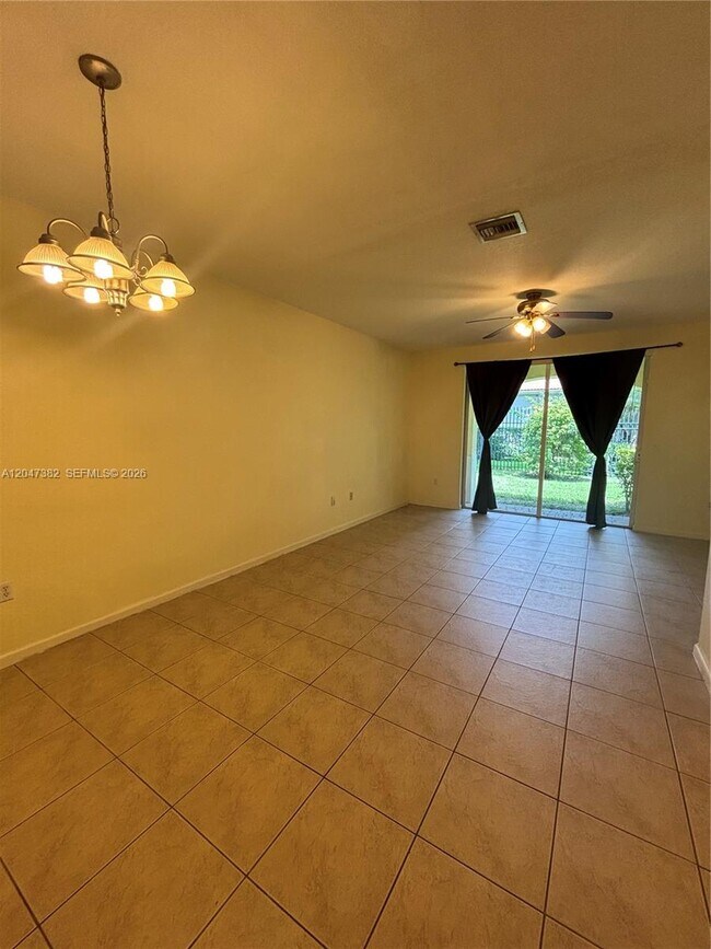 Foto del edificio - 2549 SW 83rd Terrace