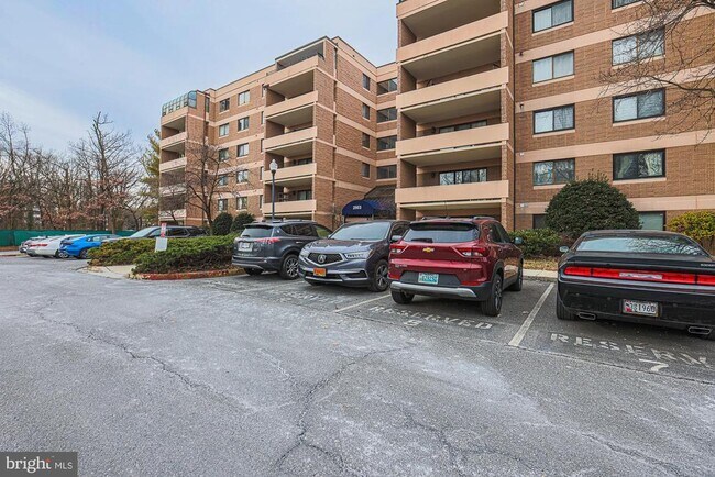 Foto del edificio - 2903 Fallstaff Rd