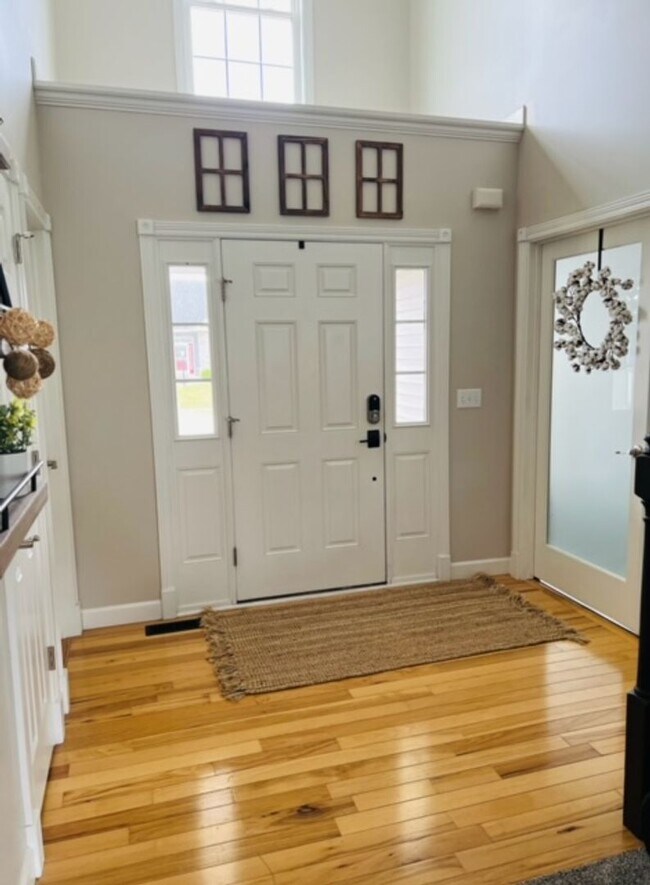 Building Photo - Large 5 bedroom 3.5 bath Mishawaka IN home