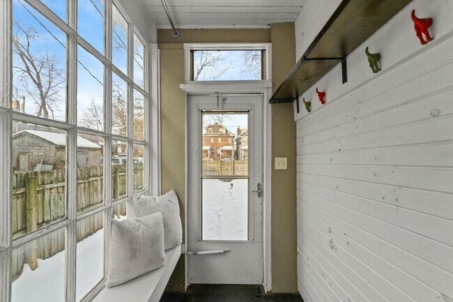 Building Photo - 1511 Hamlet St