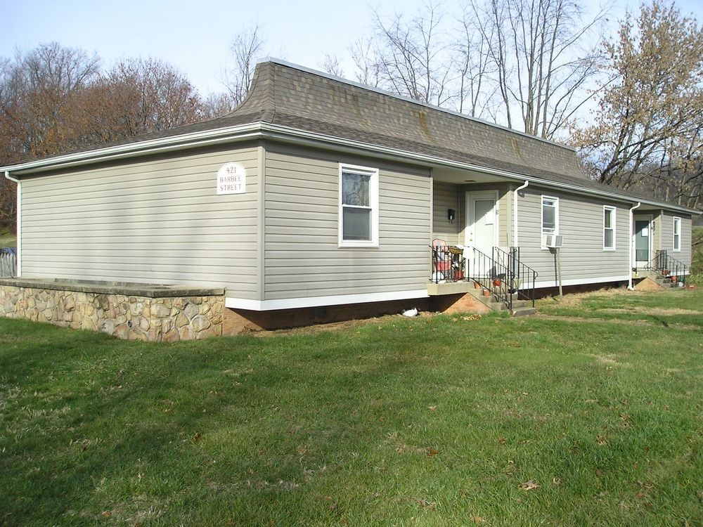 Primary Photo - 421 4 Barbee Street