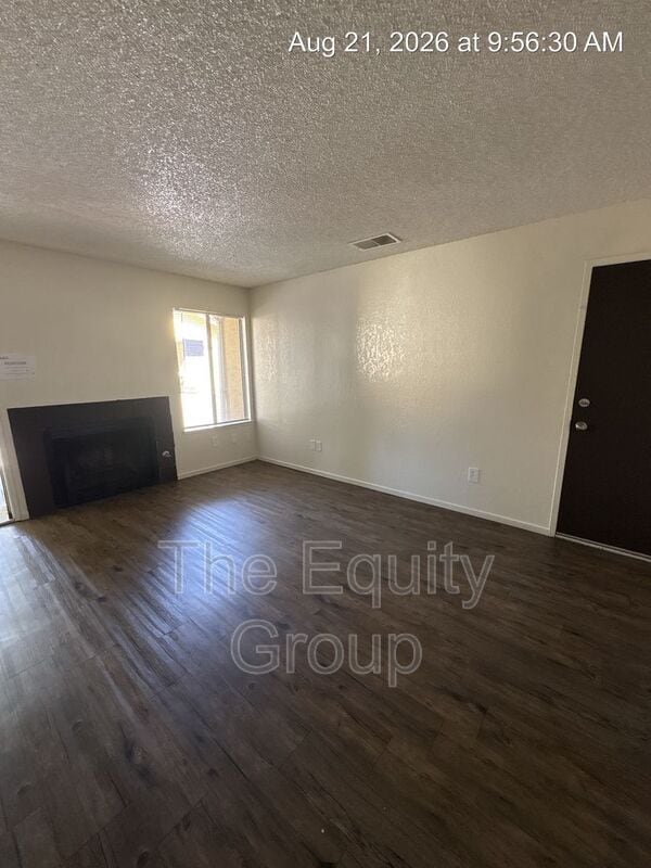Building Photo - 3533 S County Center Dr