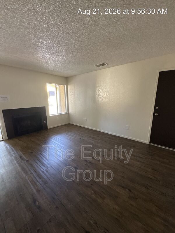 Foto del edificio - 3533 S County Center Dr