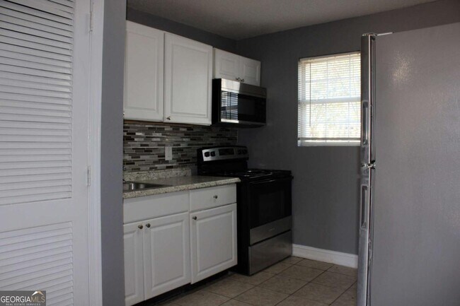 Foto del edificio - 884 Neal St NW