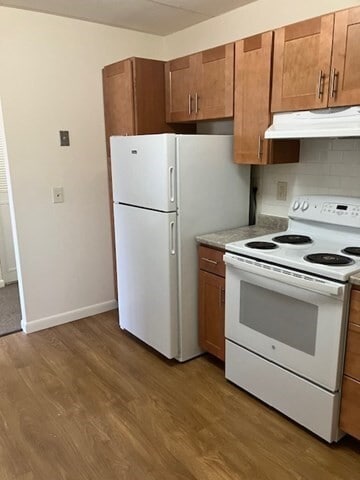 Building Photo - 763 Main St