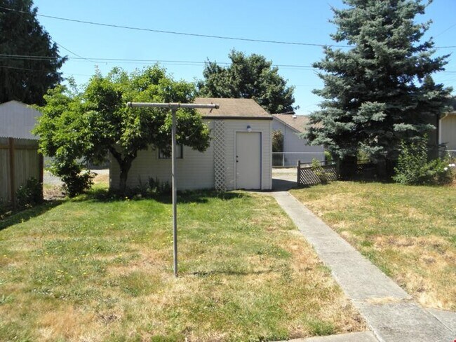 Building Photo - 9753 Palatine Ave N