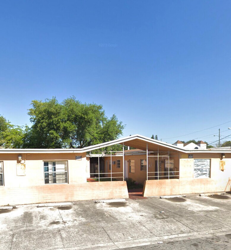 2015 Washington Ave Opa Locka, FL 33054 Alquileres en Opa Locka, FL