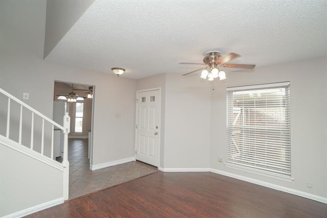 Foto del edificio - 1380 Chinaberry Dr