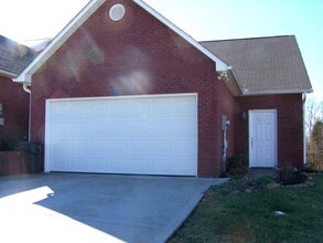Building Photo - 7231 Long Shot Ln