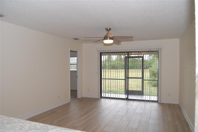 Foto del edificio - 26305 Explorer Rd